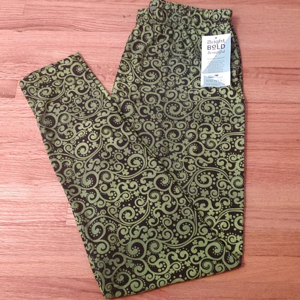 NWT Honey & Lace shamrock leggings